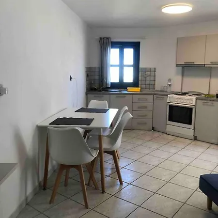 Apartmán ισόγειο διαμέρισμα πίσω από το κάστρο, χώρα νάξος